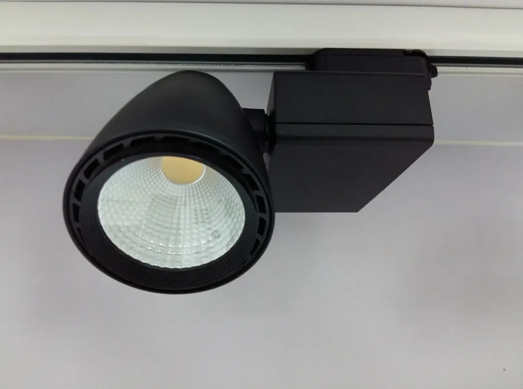 CE 30W Global 3phase Ra>97 Dimmabl LED Track Lighting for Commercial Spotlight