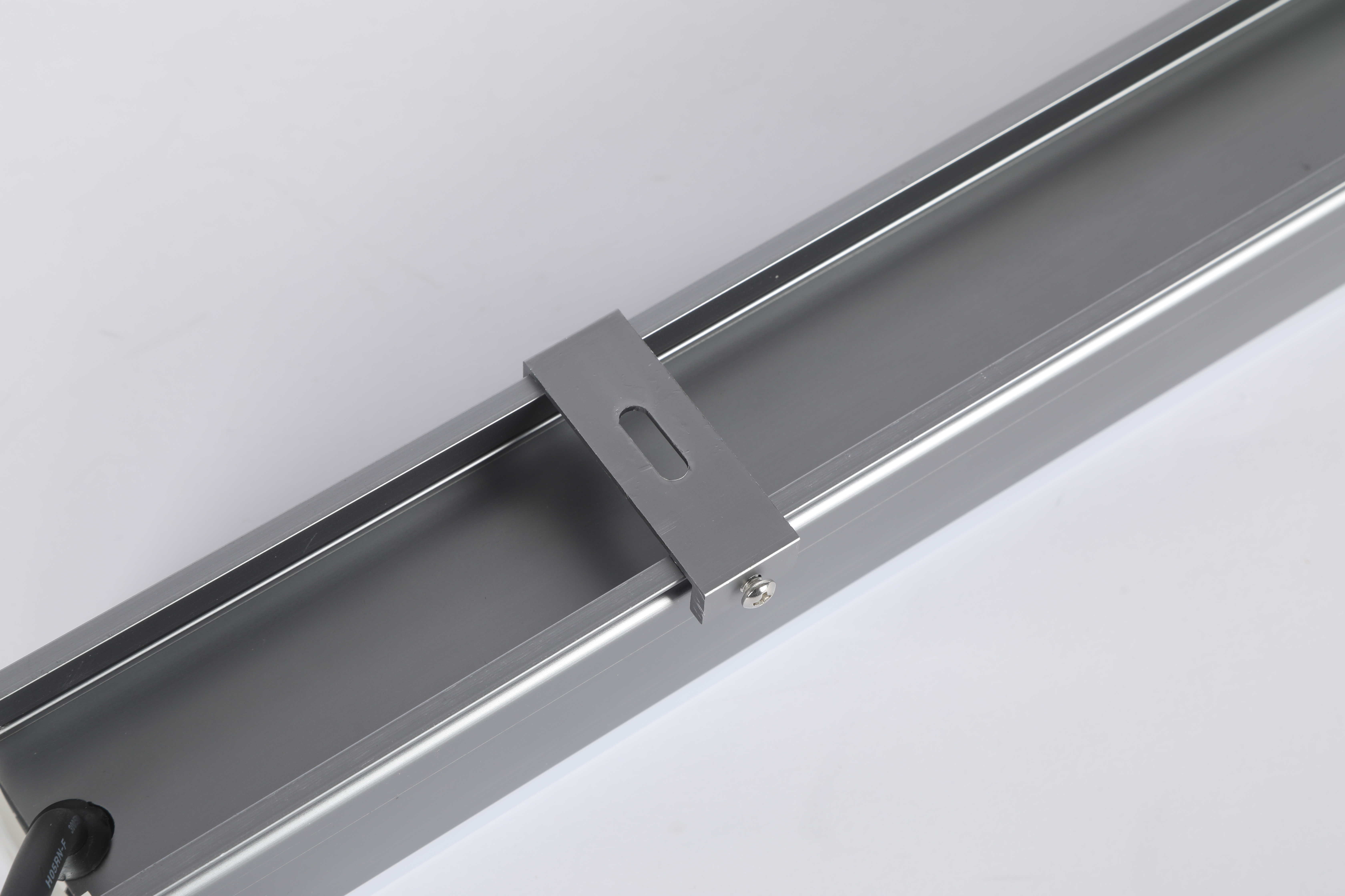 LED Linear Light IP65 Rated 120 Beam Angle 3000K-6000K Color Temperature Landscape Lighting