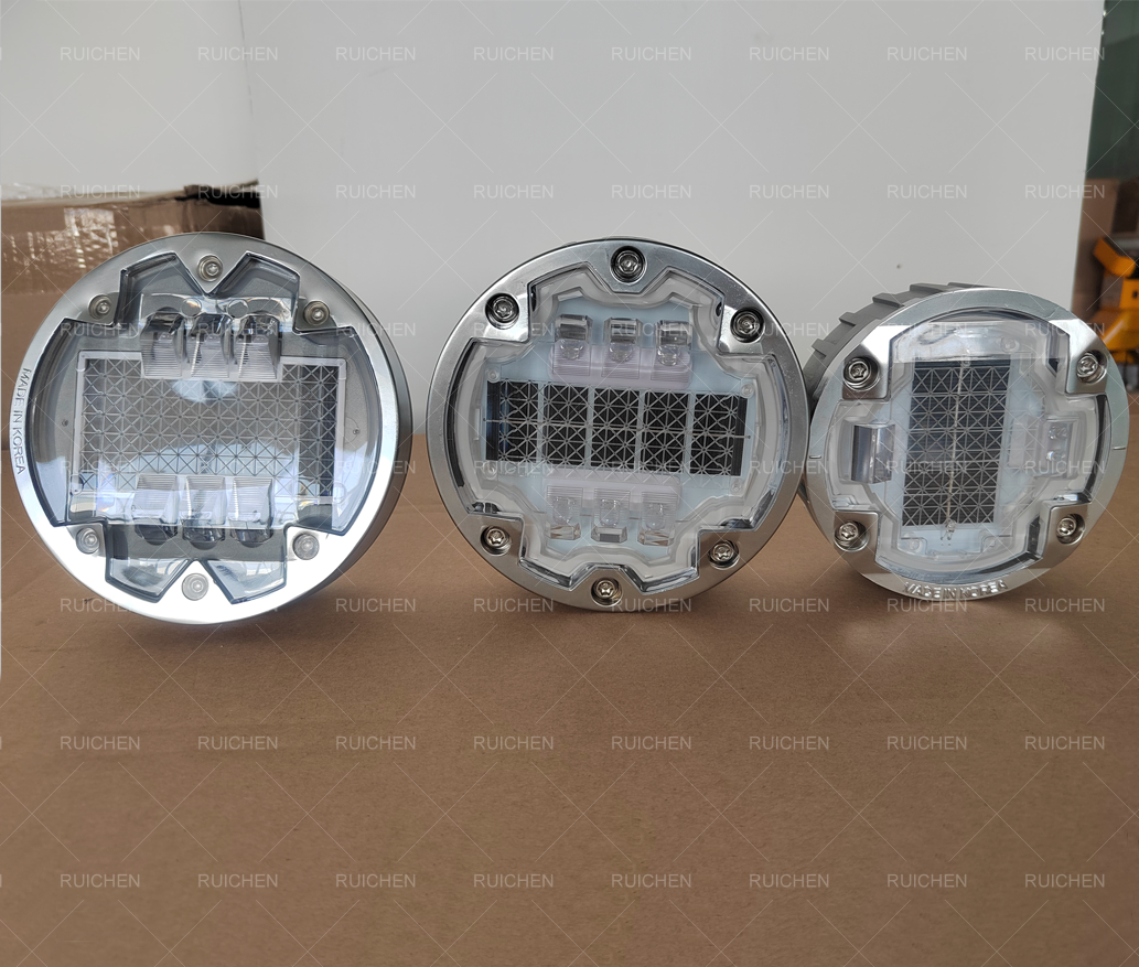 IL300 Solar Road Stud Waterproof IP68 Embedded LED Highway Safety Reflective Pavement Marker Lights Solar Road Marker