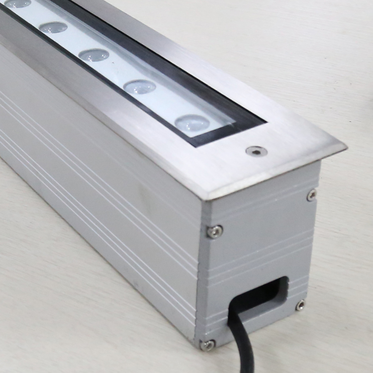 Outdoor Linear Light View 3