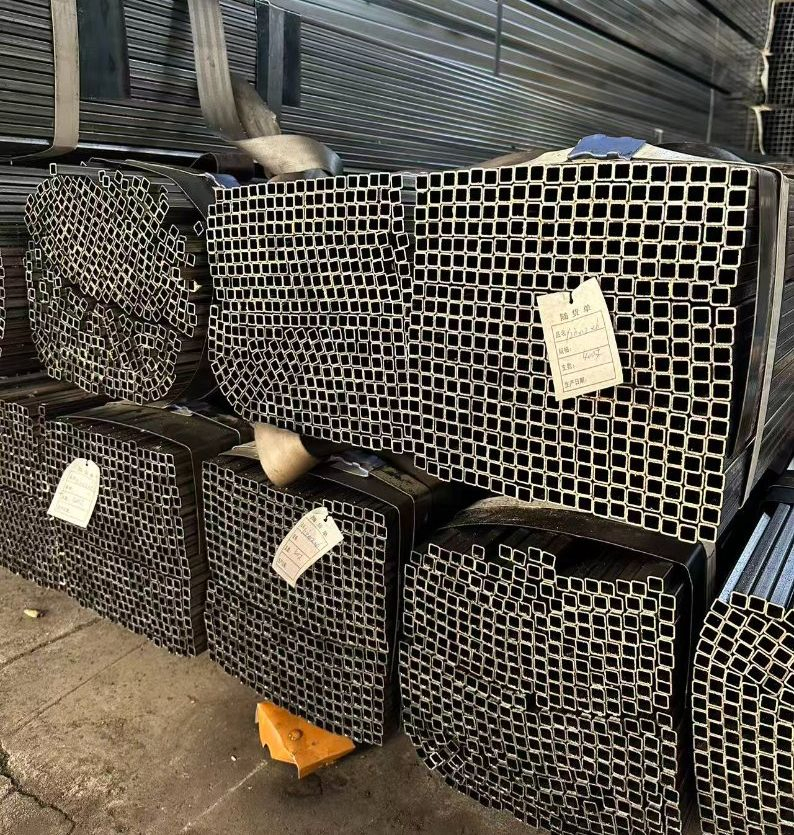Carbon Steel ERW Square Pipe for Engineering Factory Price