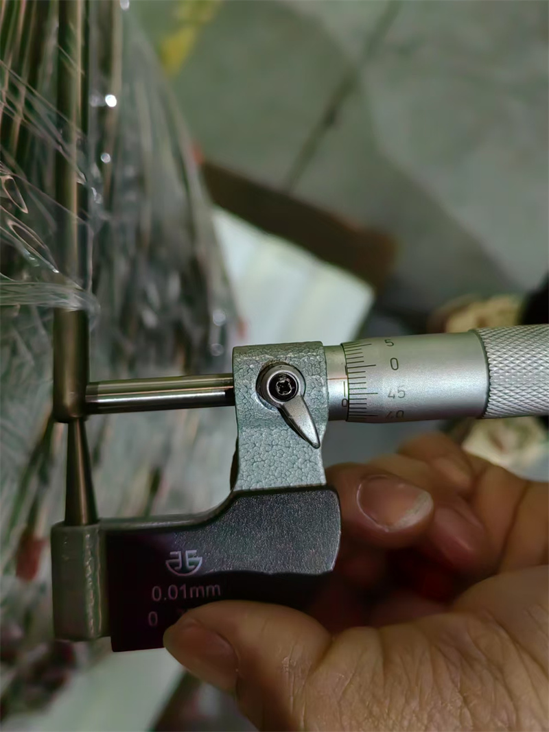 Bright Annealed Stainless Steel Seamless Tubes 304 316L 2205 with Clean and Smooth Surfaces Are Used in Precision Mechanical Equipment