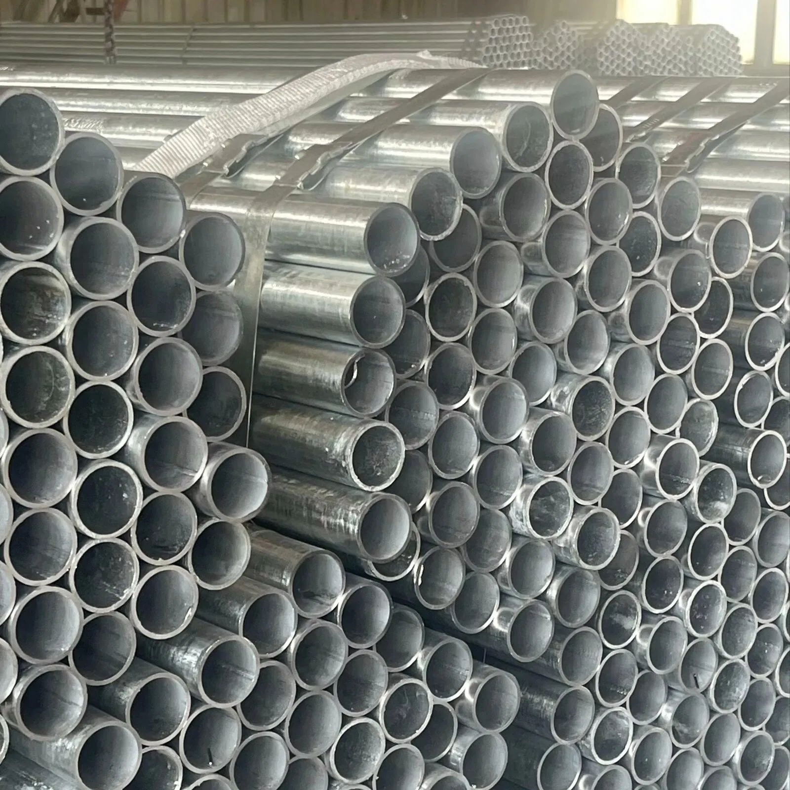 Galvanized/Hot DIP Galvanizd ERW Scaffolding Steel Pipe for Building Construction