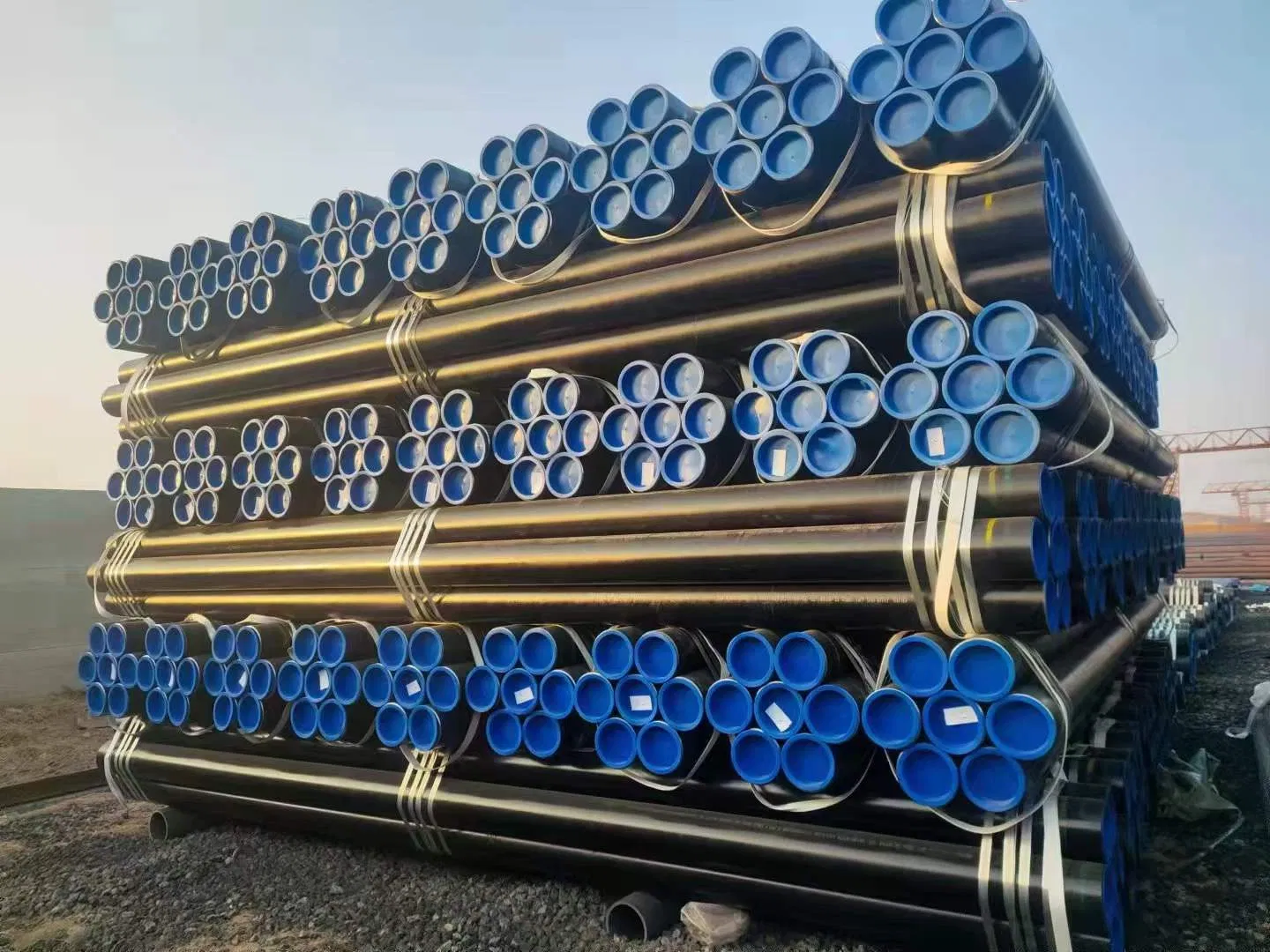 ASME B36.10 Smls Steel Pipe ASTM A106 Gr. B Carbon Steel Pipe Sch 40 80 160 Carbon Steel Seamless Tube with PE Coated or Black Painted