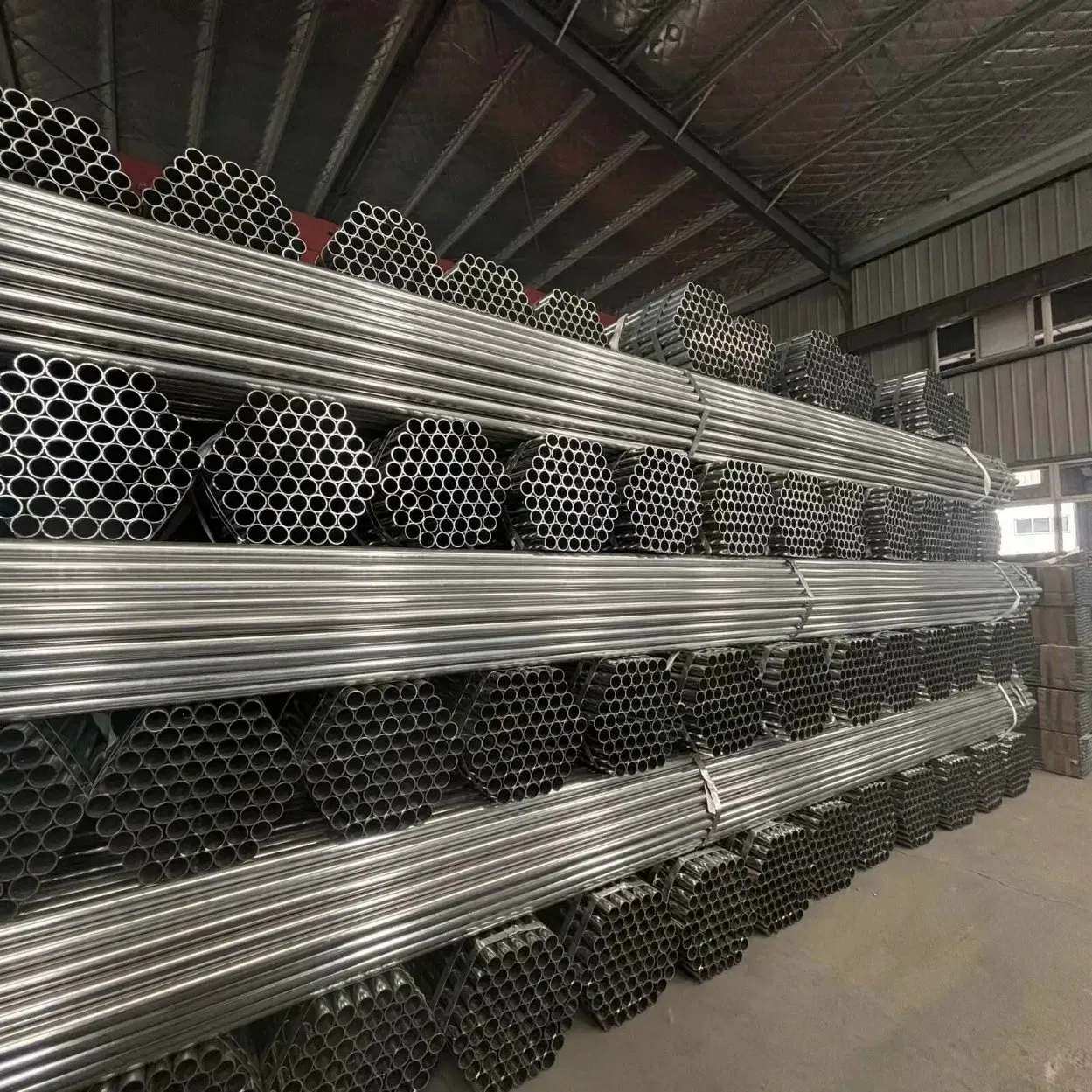 Factory Price Galvanized ERW Welded Steel Pipes for Steel Structure Building for Plumbing Systems