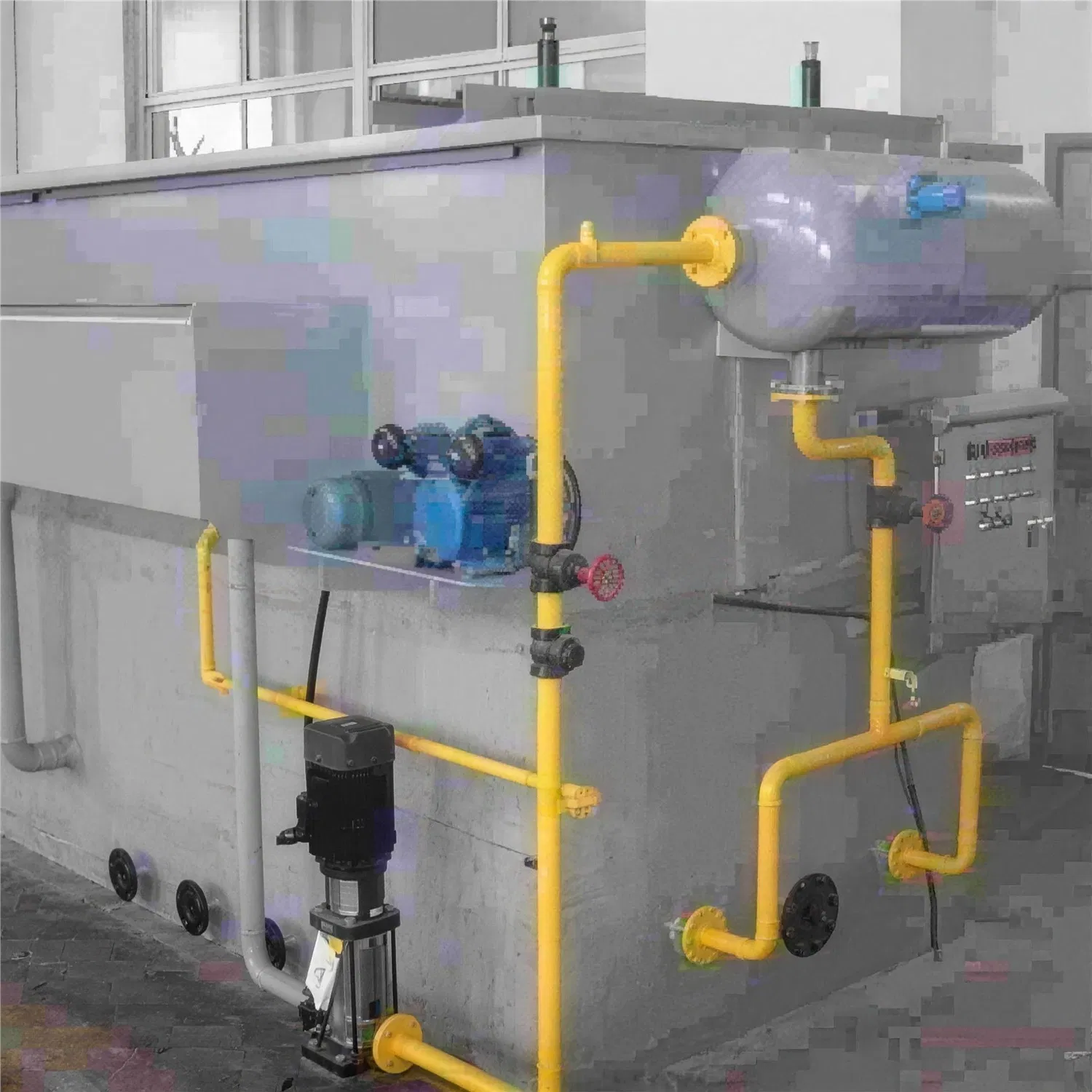High Performance Daf Clarifier System for Pulp and Paper Mill White Water Recovery Using Fine Bubble Diffusion and Flocculation Chamber Integration