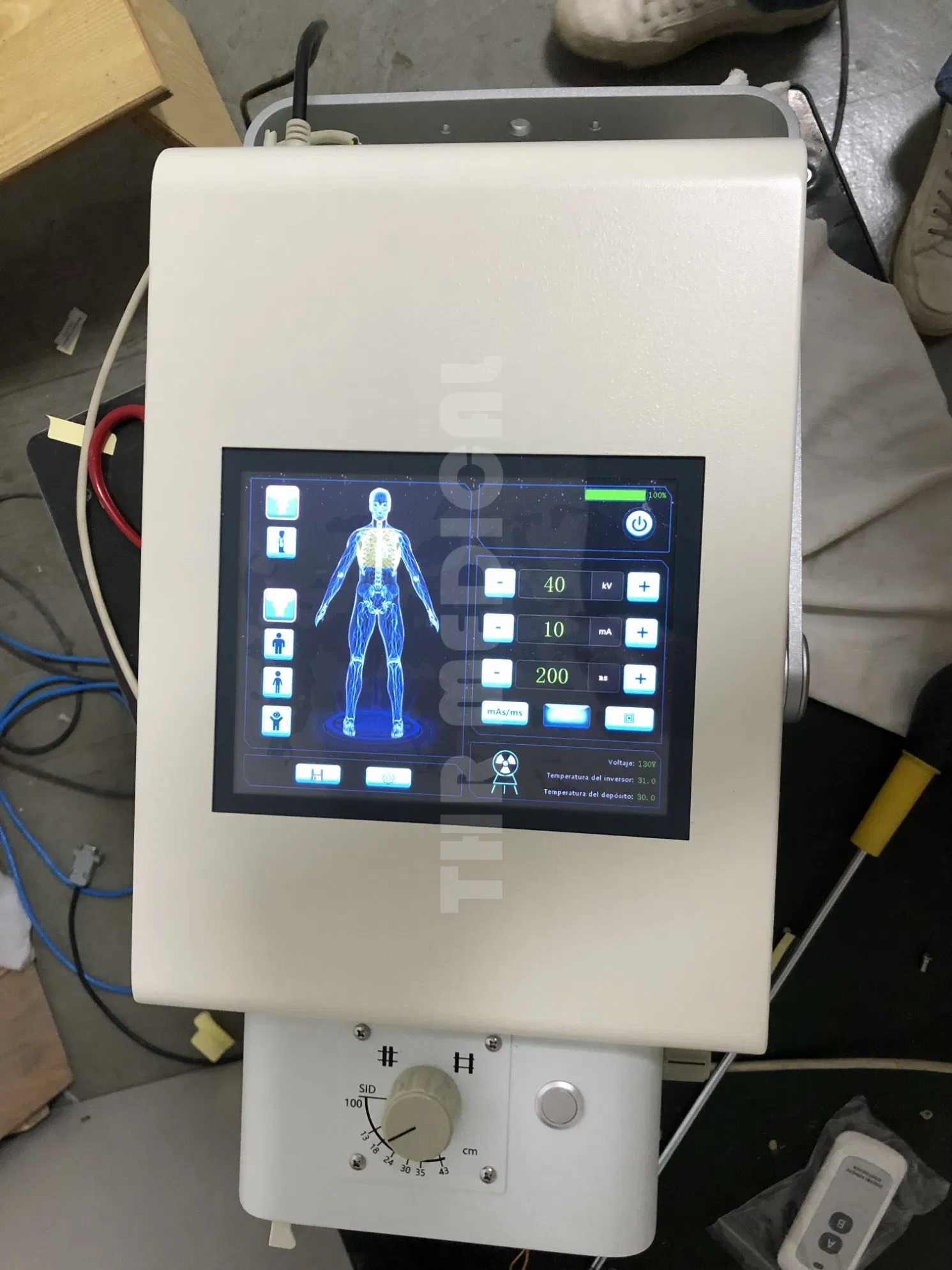 Medical Mobile X Ray Equipment 5.6kw Digital Portable X-ray Machine Price