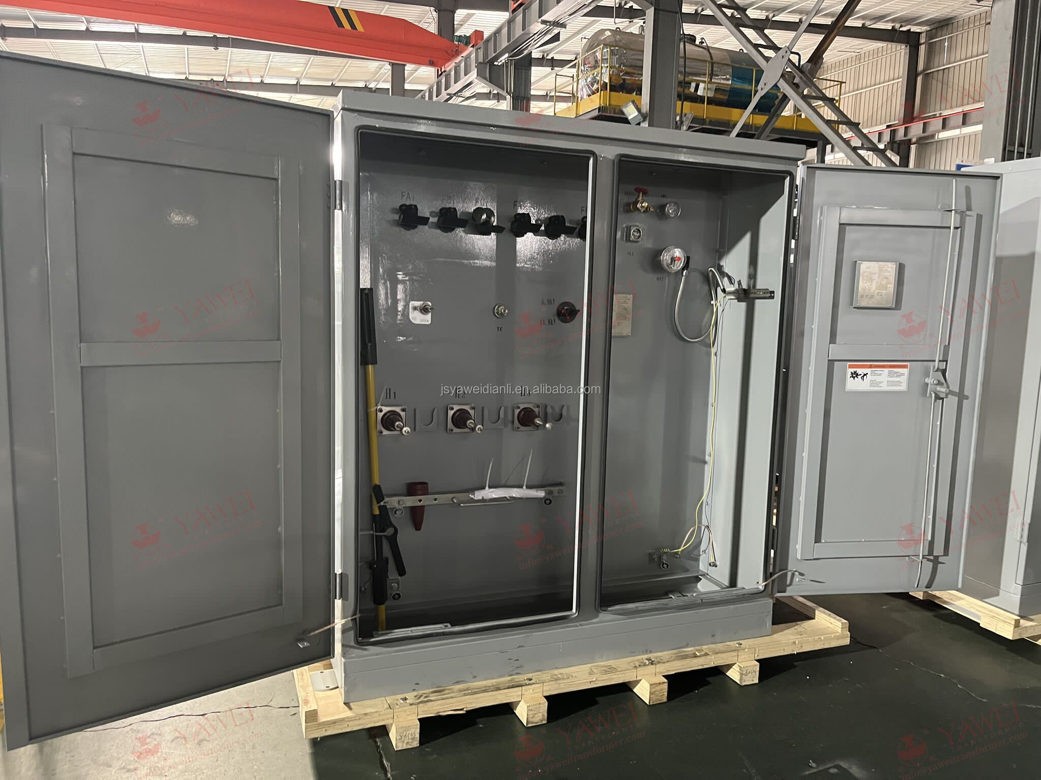 Three phase pad mounted transformer view 3