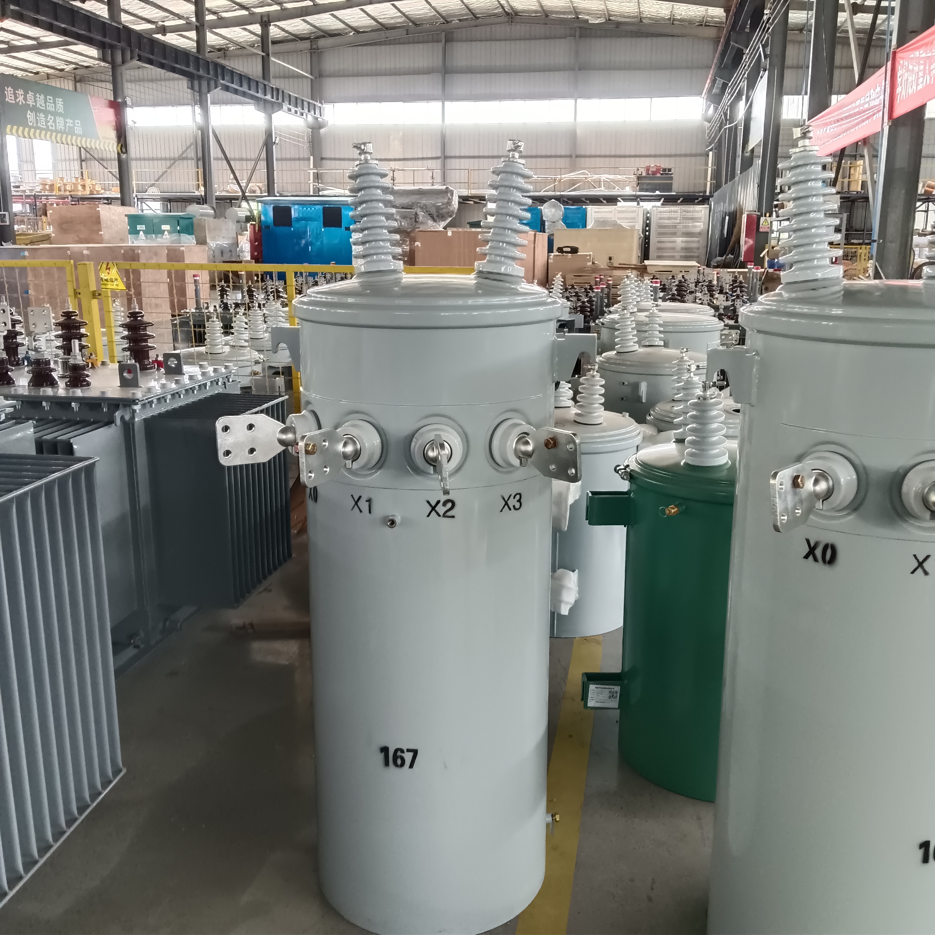 IEC/ANSI Certified Cylindrical Pole-Mounted Oil-Immersed Transformer - Compact Design for Safe Outdoor Pole Installation