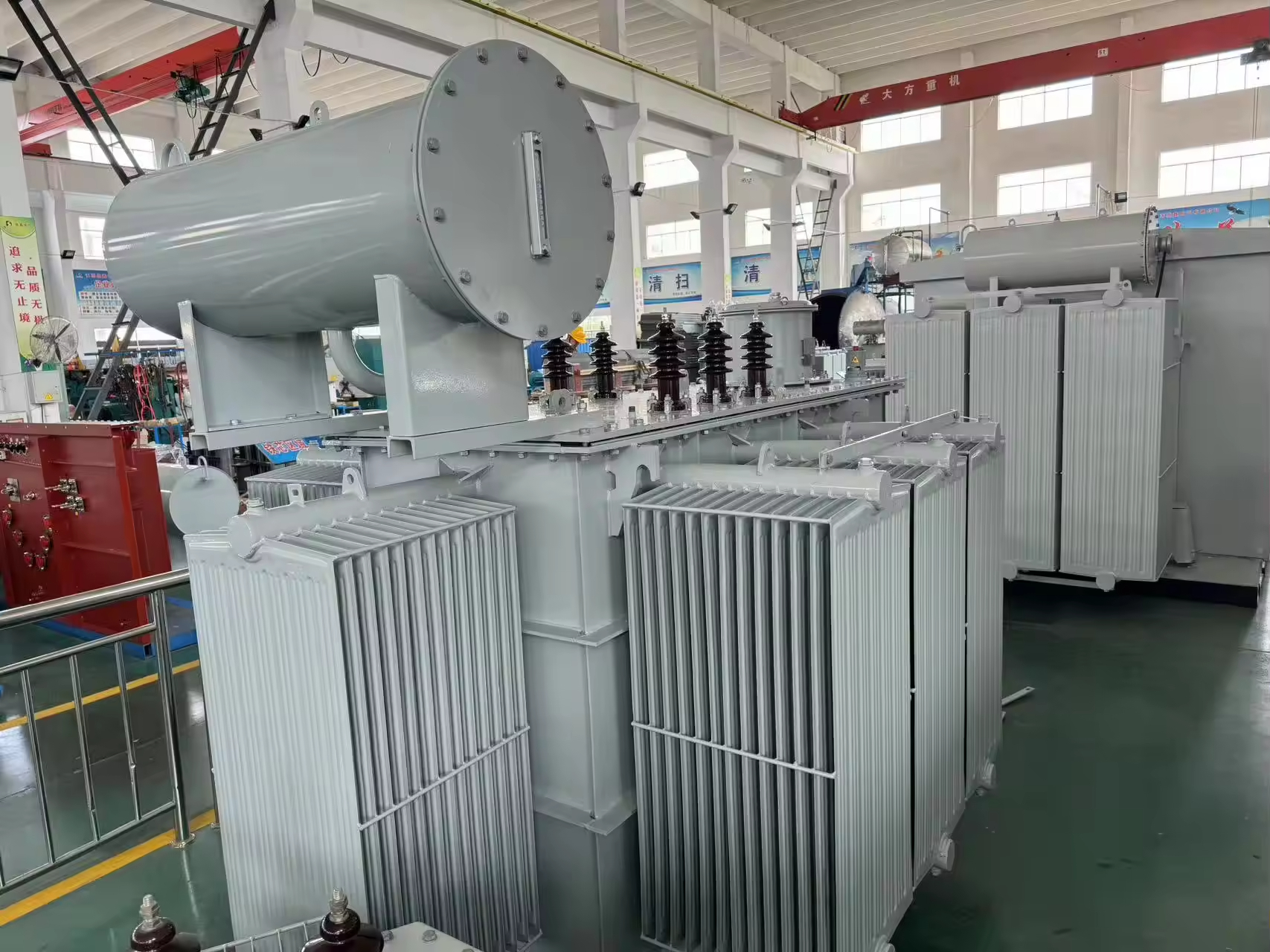 3000KVA Three-Phase Oil Immersed Distribution Transformer Oil Conservator Tank 220V 35KV Dyn11 Vector Group ONAN Cooling IEC