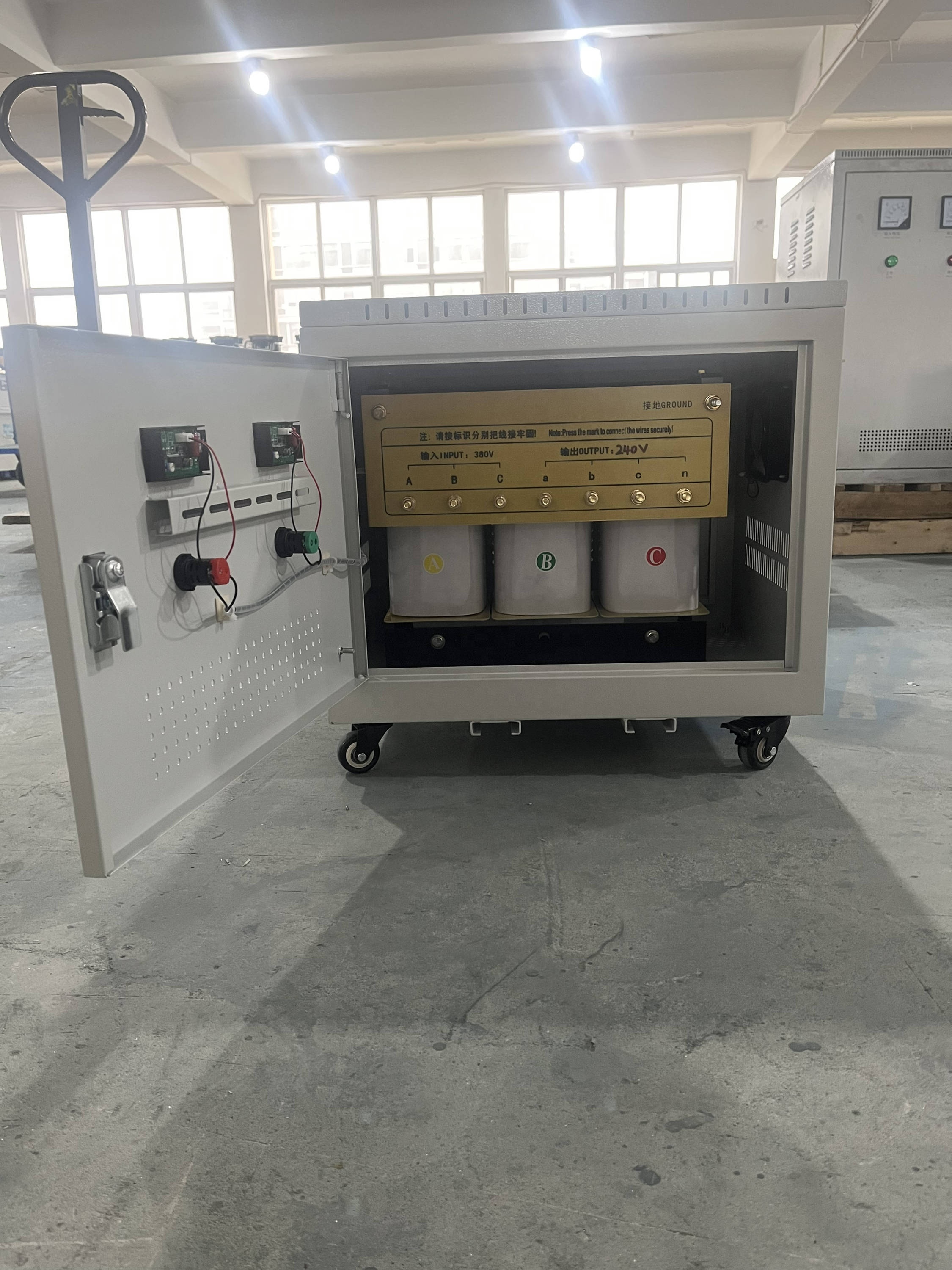Dry Type Three Phase Step up Down Power Transformer 120v 220v to 240v 380v 440v 415v 10kw 20kw 30kw 40kw 3 Phase Transformer