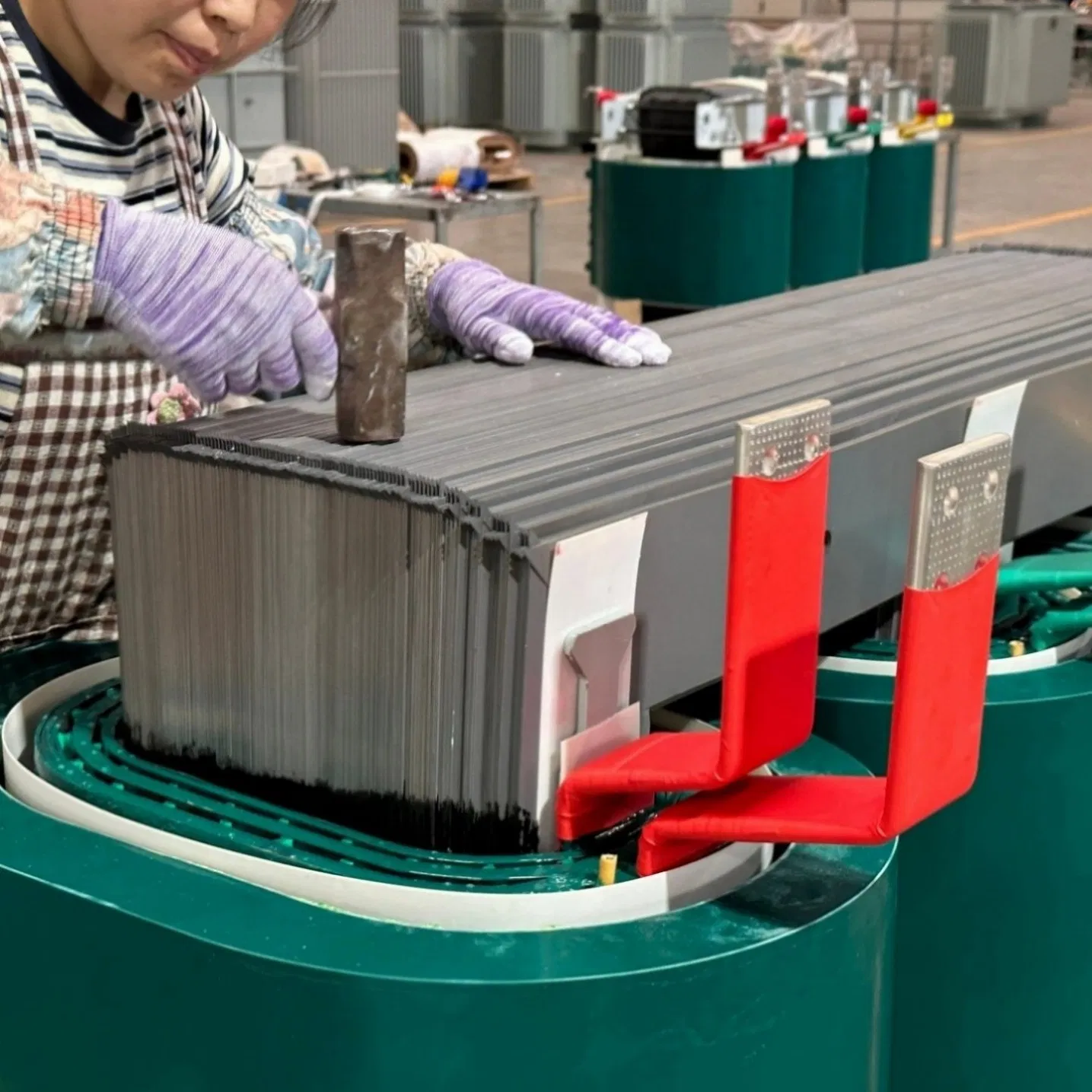 Reliable 3-Phase Distribution Transformer Dry Type Transformer 200kVA Dyn11 with Epoxy Resin Cast Step Down Dry Type Transformer