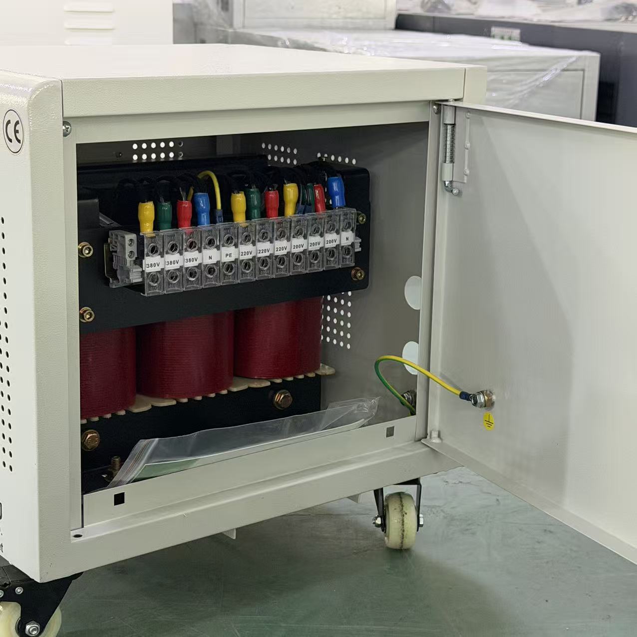Three Phase 400V 380V to 220V 110V Step Down Isolation Transformer 10KVA 30KVA CE/ISO9001 Certified High Efficiency