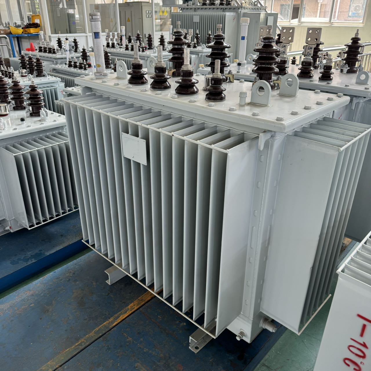 DingXin 125kva 10kv 3 Phase Outdoor Pole Mounted Buck Boost Oil-Immersed 50/60Hz Power Distribution Transformer