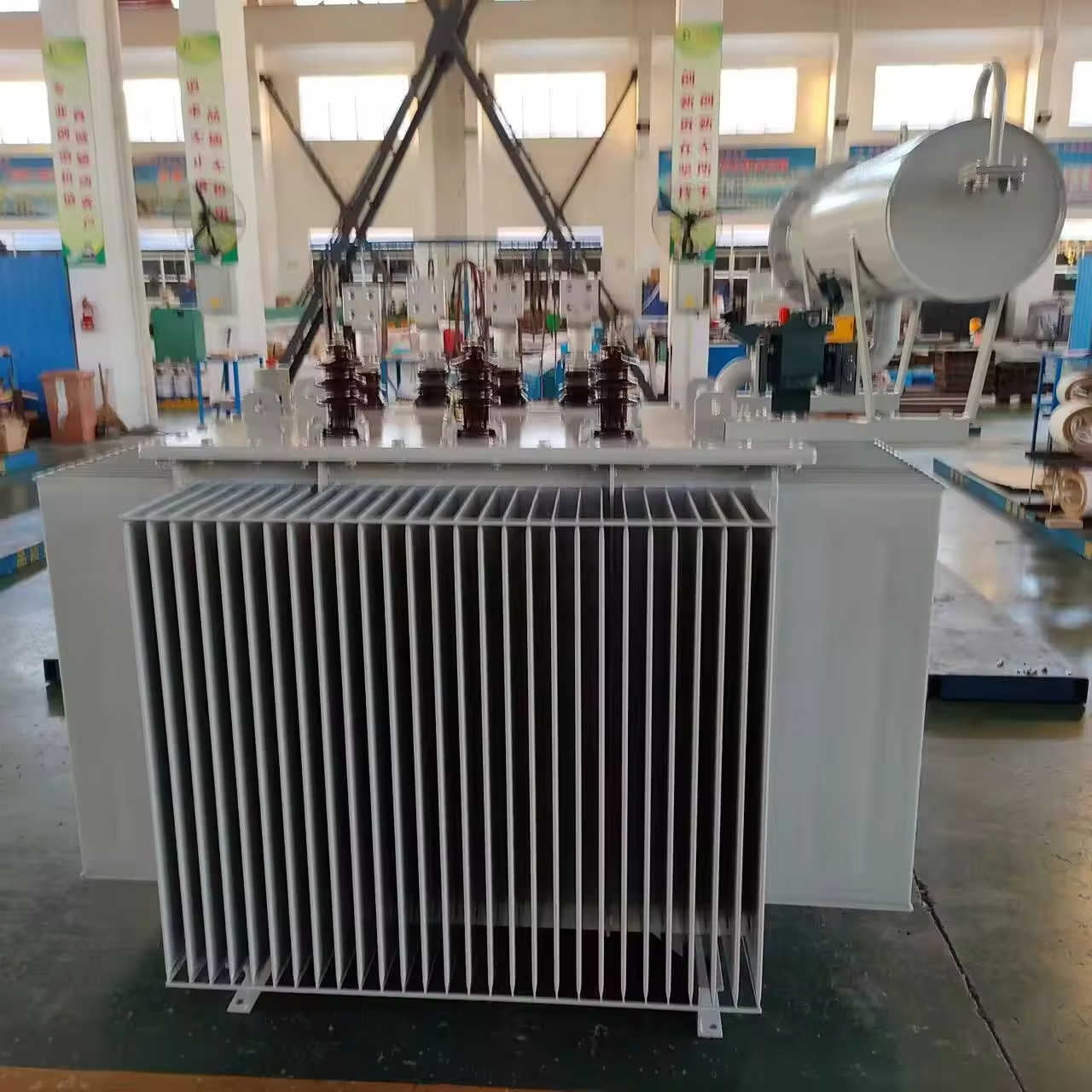 3000KVA Three-Phase Oil Immersed Distribution Transformer Oil Conservator Tank 220V 35KV Dyn11 Vector Group ONAN Cooling IEC