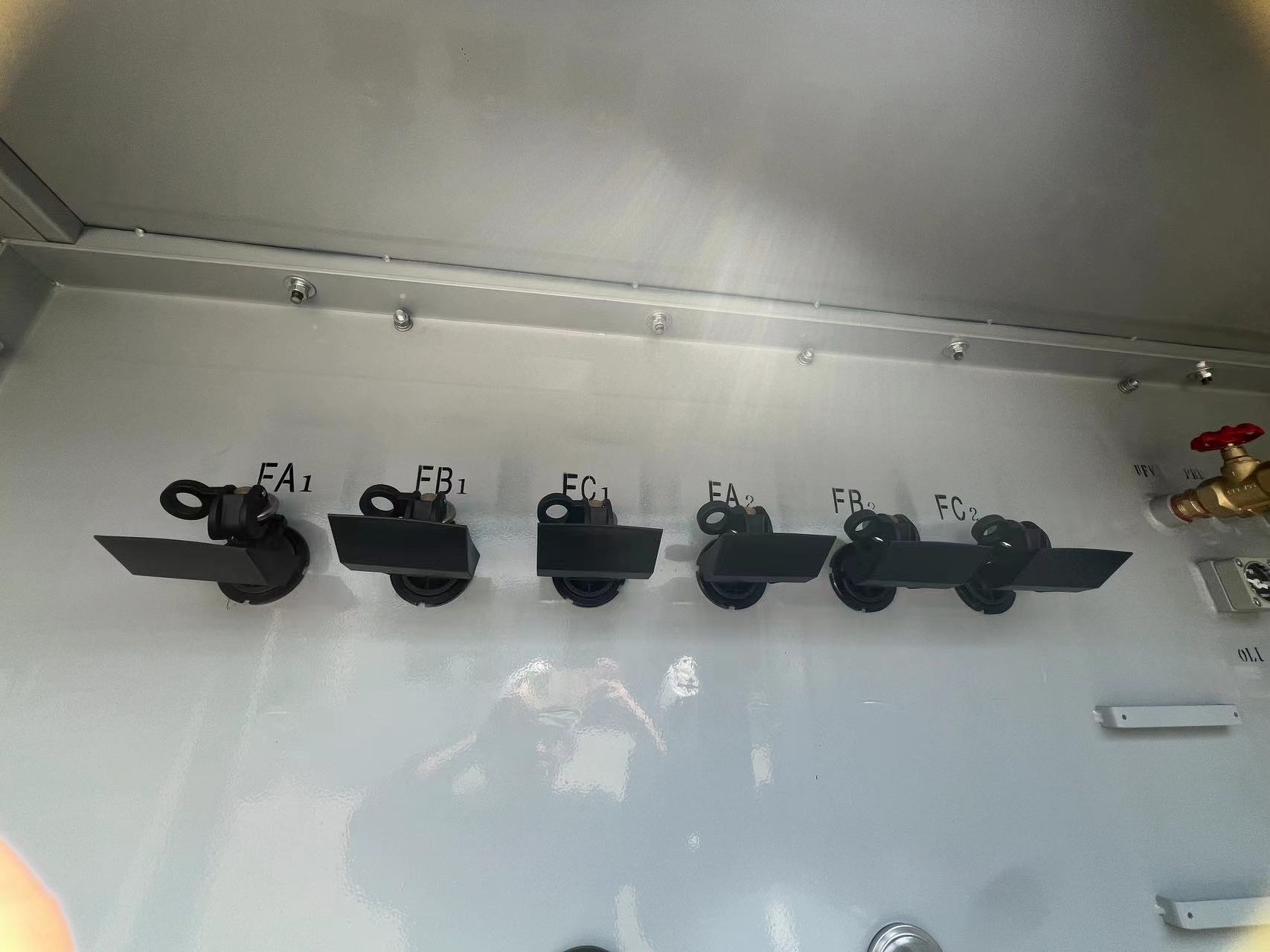 Yawei IEC60076 Standard 34.5kV to 24V 1250kVA Three Phase Pad Mounted Distribution Transformer Dyn11 Vector ONAN Cooling