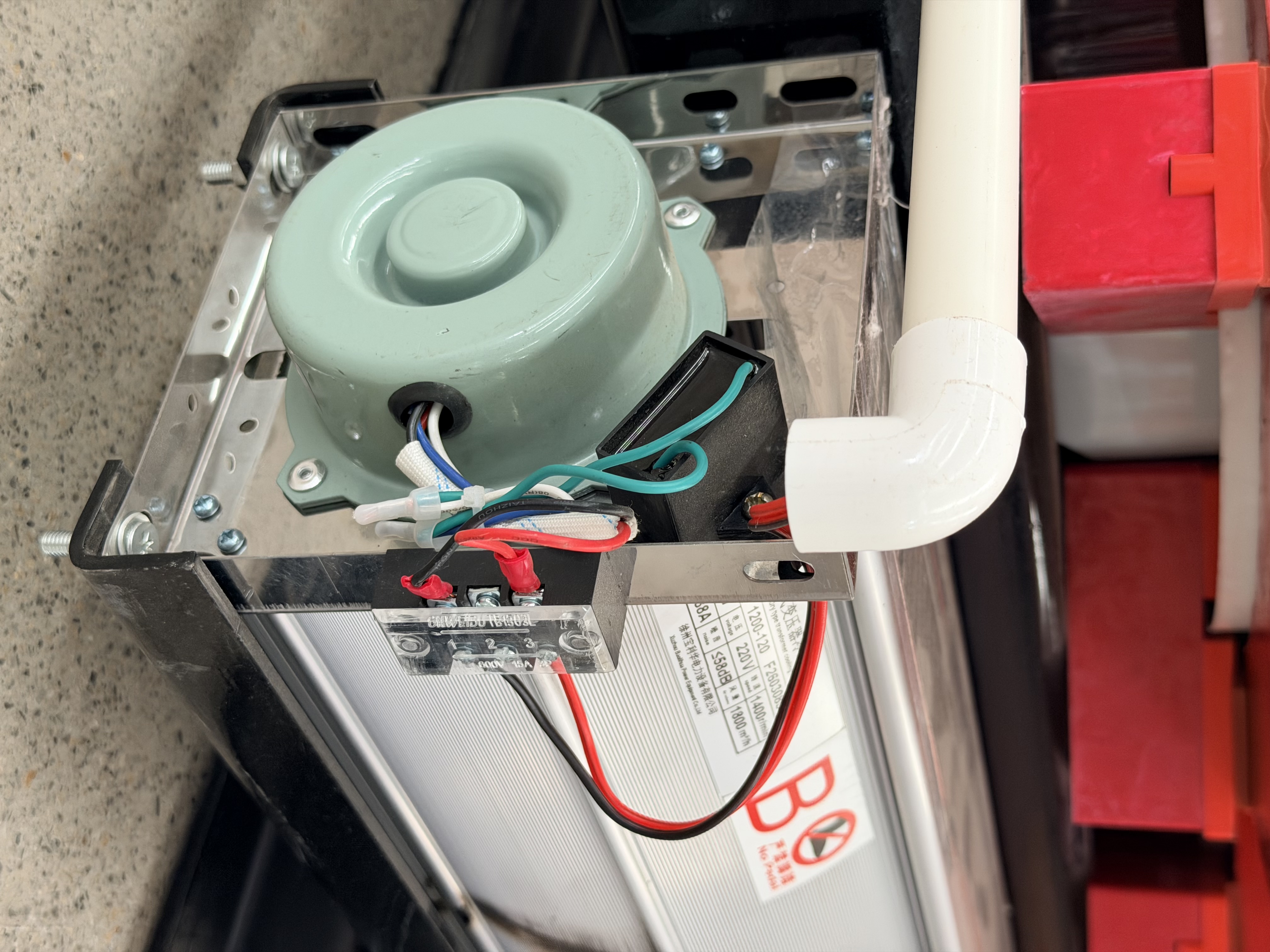 Dry Three Phase 50/60Hz Distribution Transformer 10kV/11kV 500/600kVA Winding 220V Output CE Approved
