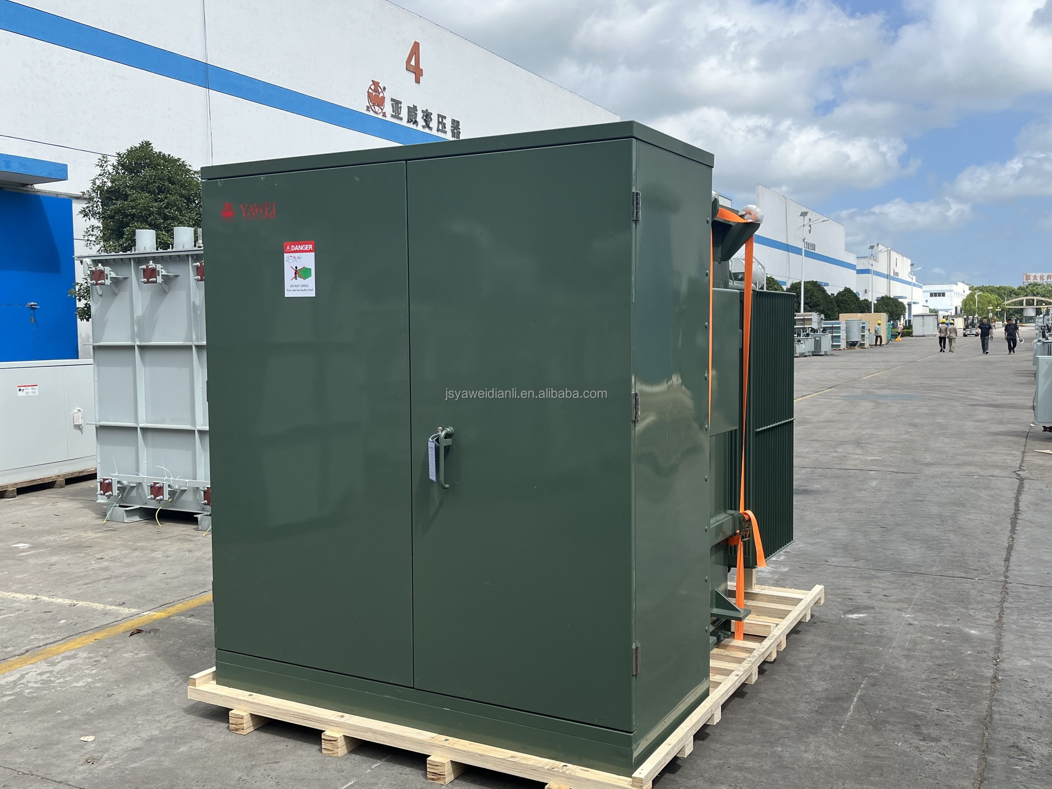 Three phase pad mounted transformer view 2