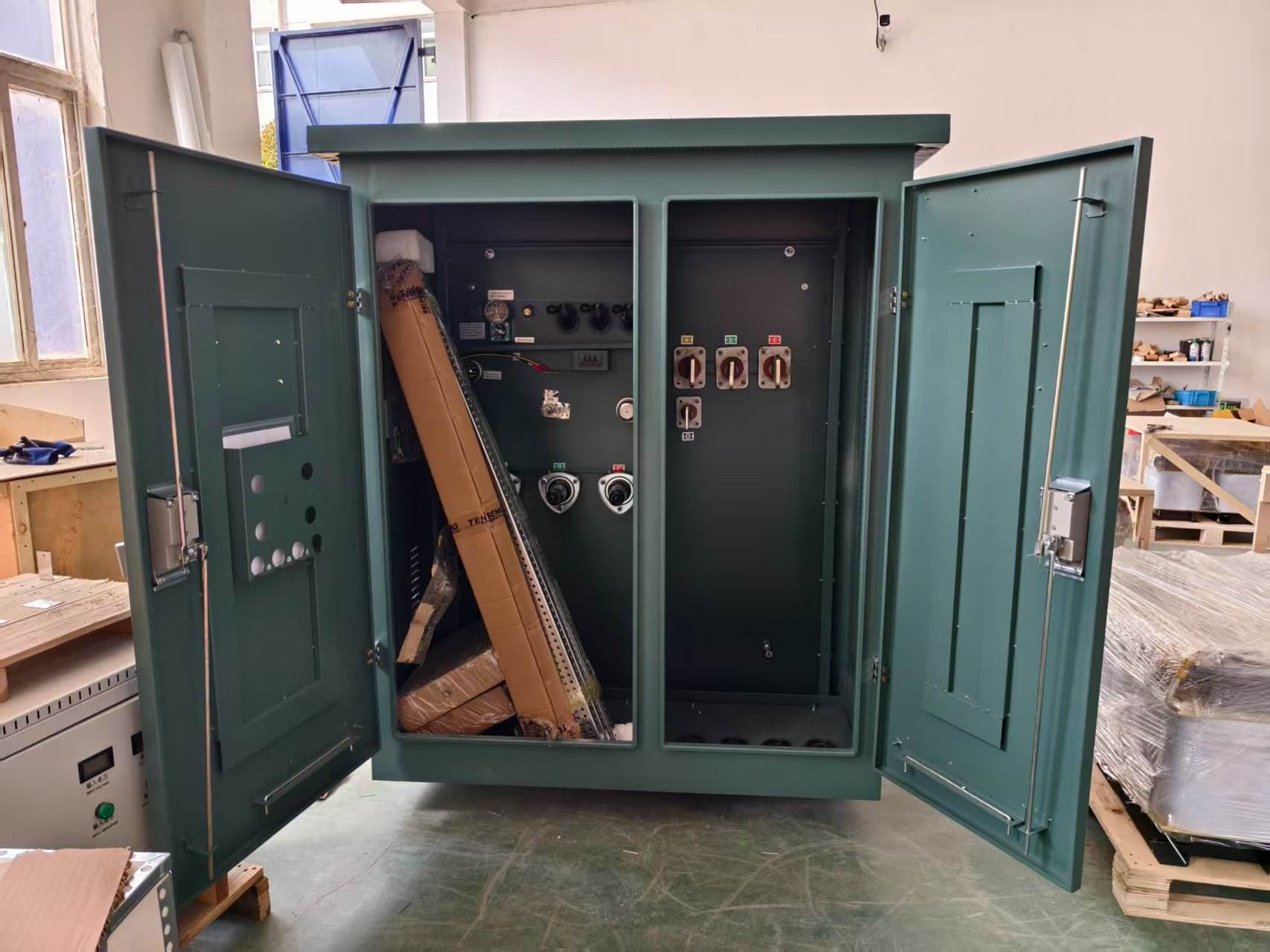 Three Phase American Style Pad Mounted Substation Transformer 10/0.4kv Industrial Grade Outdoor Waterproof CE ISO Certificates