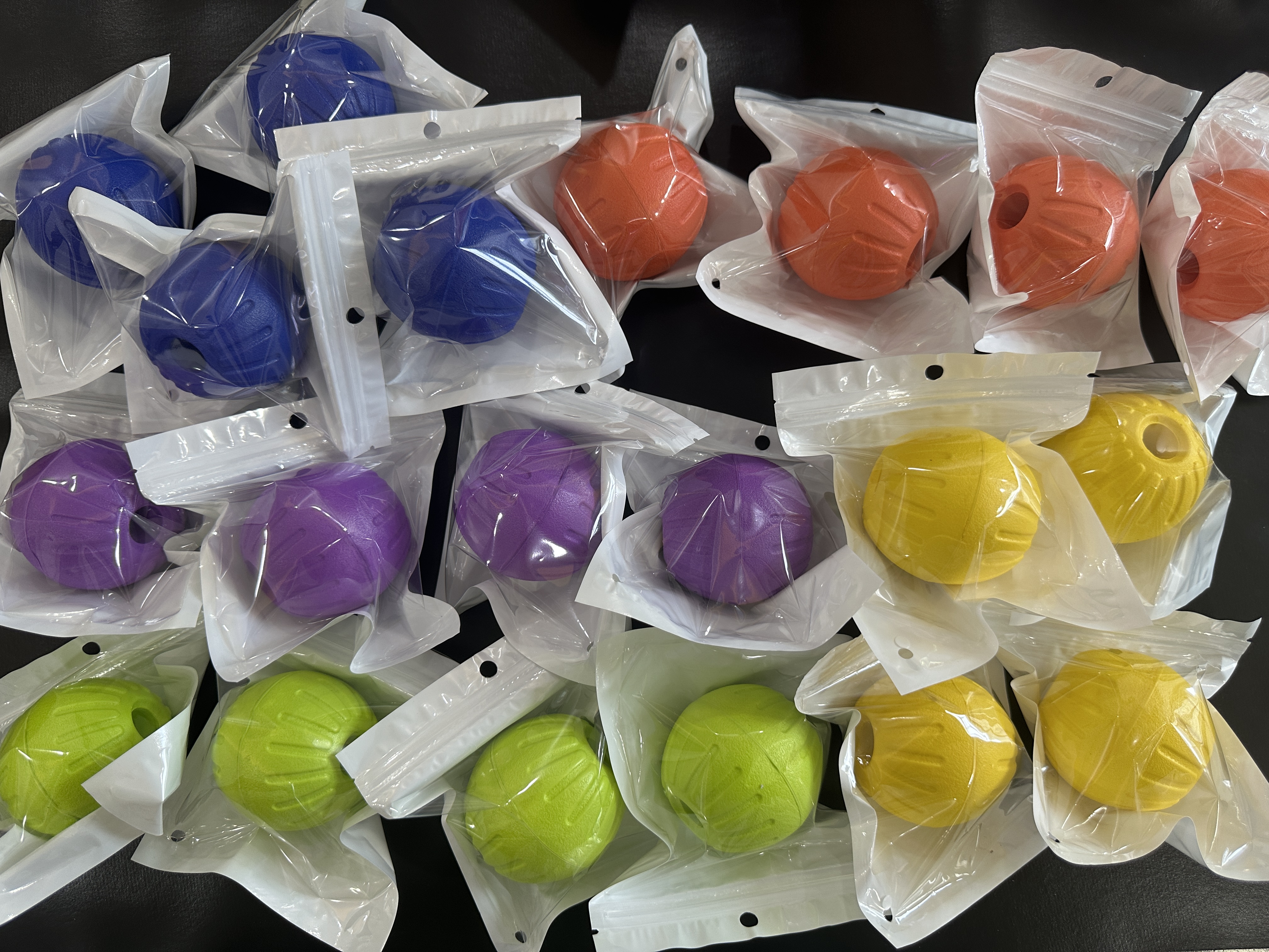 7Cm Bulk Colored Hollow Durable EVA Hollow Foam Dog Reward Ball Toy with Rope Center Hole for Dogs and Cats