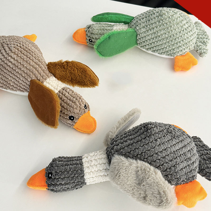 Wholesale Custom Cute Duck Design Squeaky Plush Chew Pet Toys Bite Resistant Boredom Relief Interactive Dog Toy
