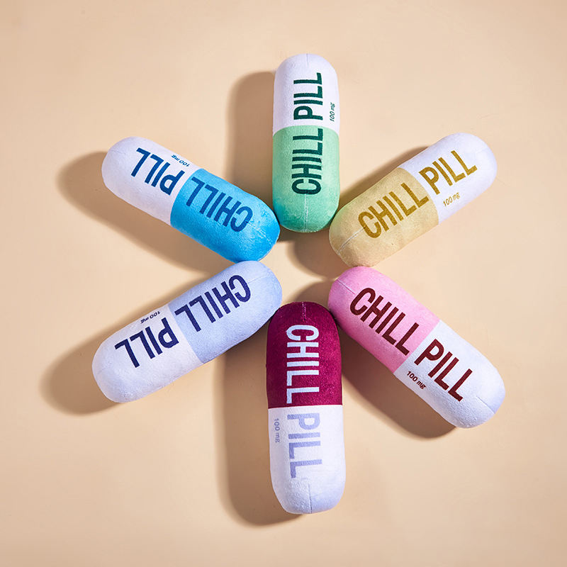 Custom Wholesale Cute Novelty Chill Pill Pet Squeaky Toys Eco-friendly Cartoon Plush Pill Shape Squeak Sound Dog Pet Chew Toy