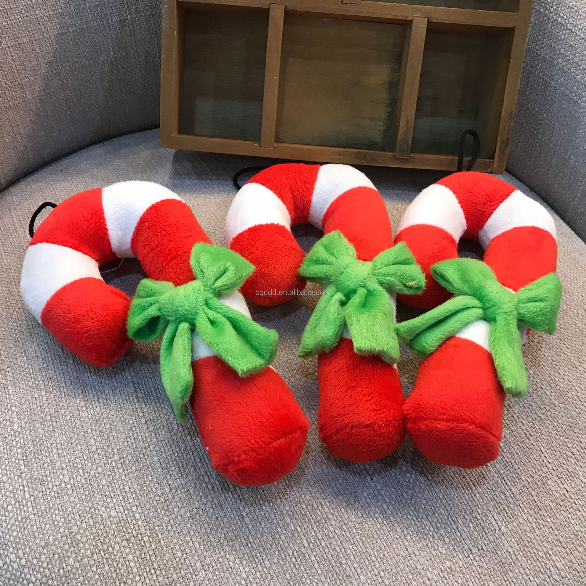 Pet toy design angle 1