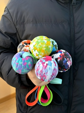 Non-toxic Interactive Pet Chew Toys Indoor/outdoor Use Durable Rubber Dog Chew Ball Toy with Strap Interactive Play Toy
