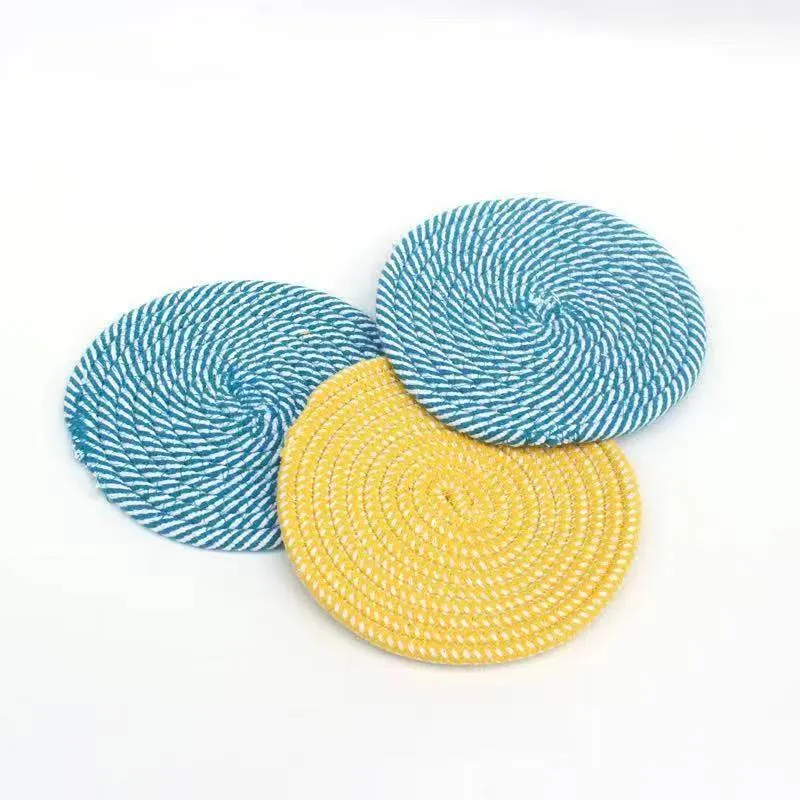 2025 Pet Chew Toy: Rubber Squeaky Ball with Rope Design Dog Toy