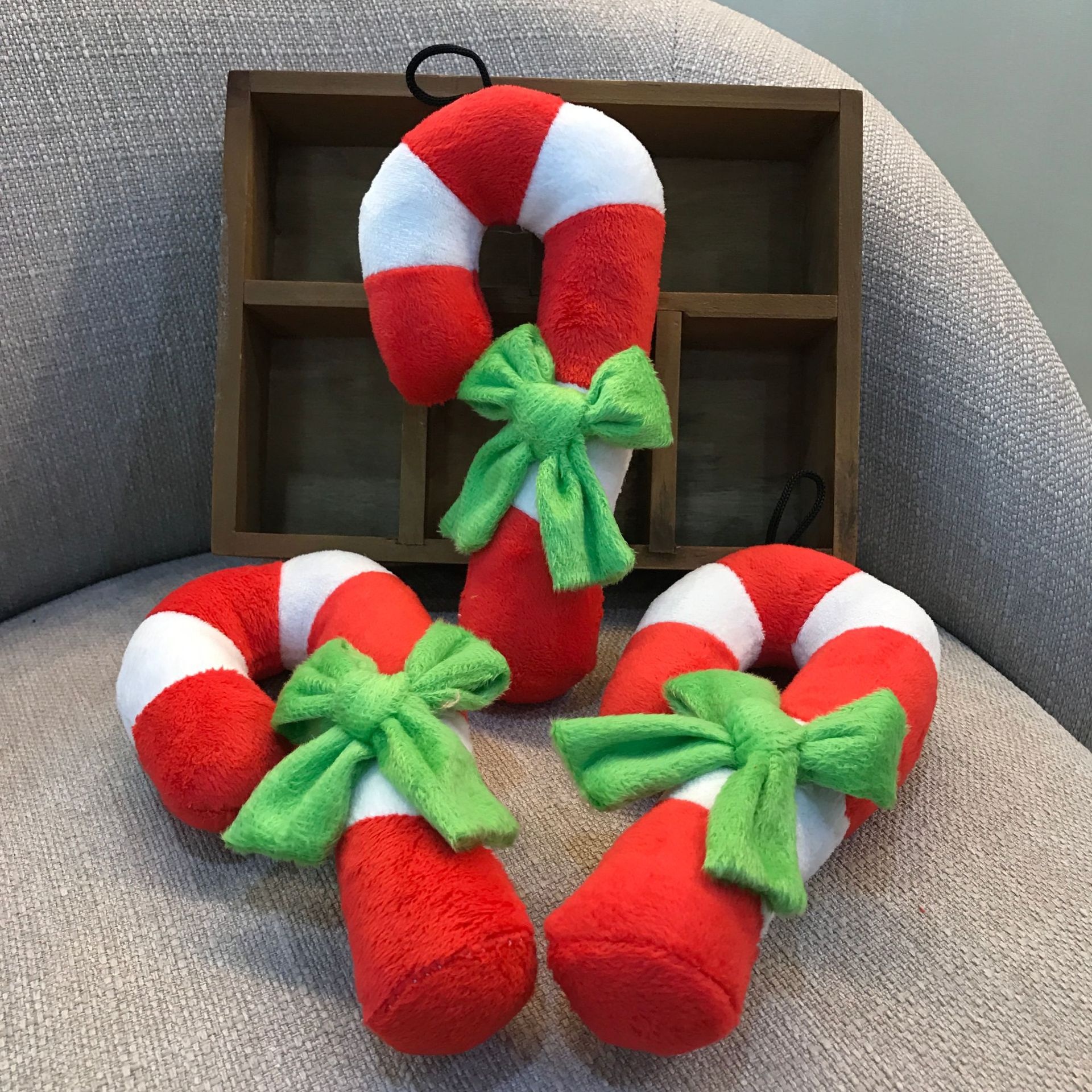 Wholesale Cartoon Cute Christmas Cane Luxury Plush Squeaky Interactive Pet Dog Chew Toys