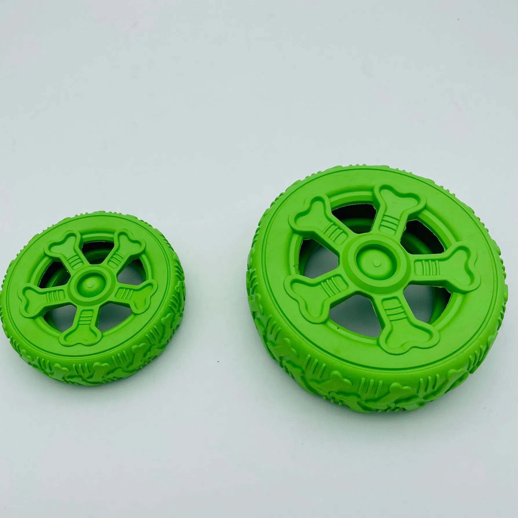 Chinese Factory Shape Like a Medium Tire Natural Rubber Dog Chews Toy for Training and Dental Hygiene