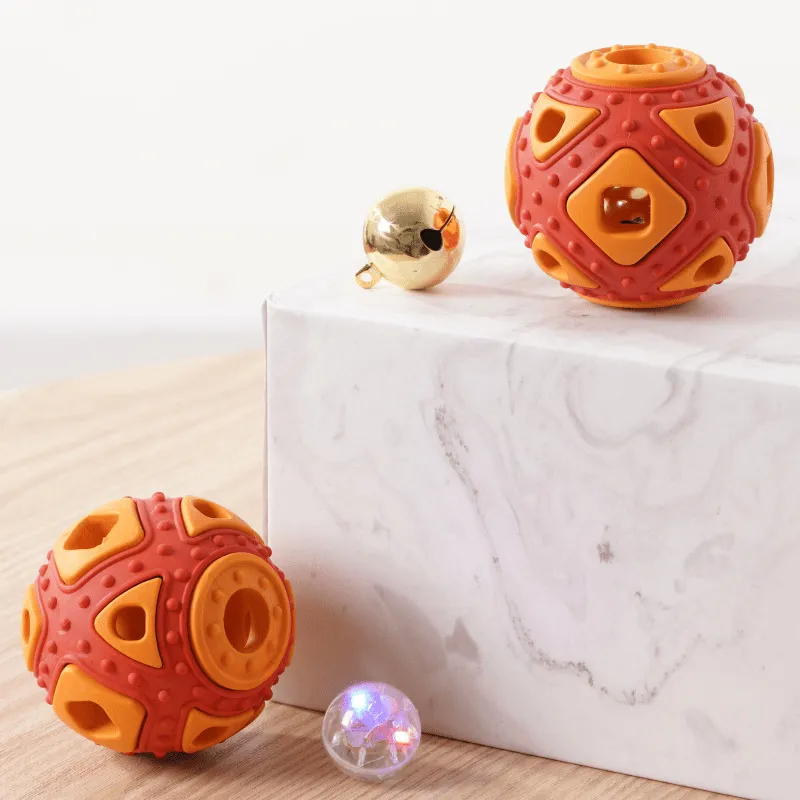Amazon Hot Sale Pet Squeaky Vinyl Food Dispense Toys/Dog Dental Chewer Smile Face Toy Dog Chew Toy