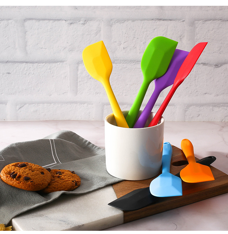 Wholesale Custom Printed Heat Resistant Silicone Non-Stick Kitchen Spatula Cream Mixing Baking Set