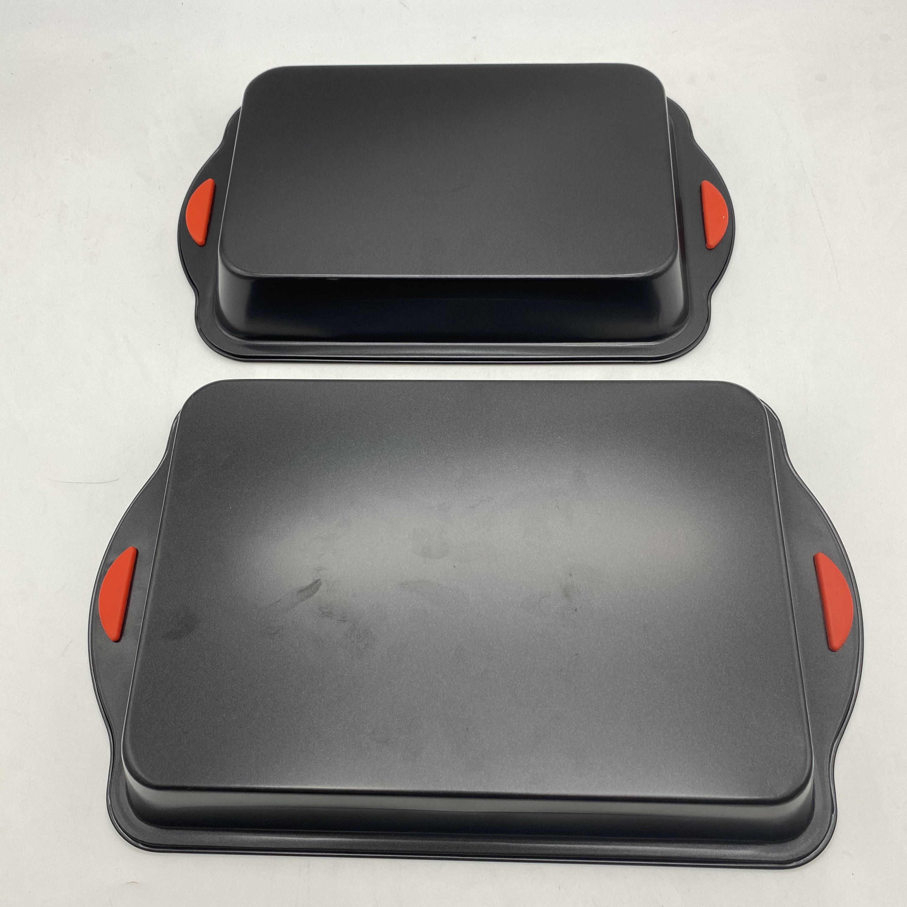 2-Piece Home Kitchen Baking Pan with Red Silicone Handles Carbon Steel Cookie Sheets