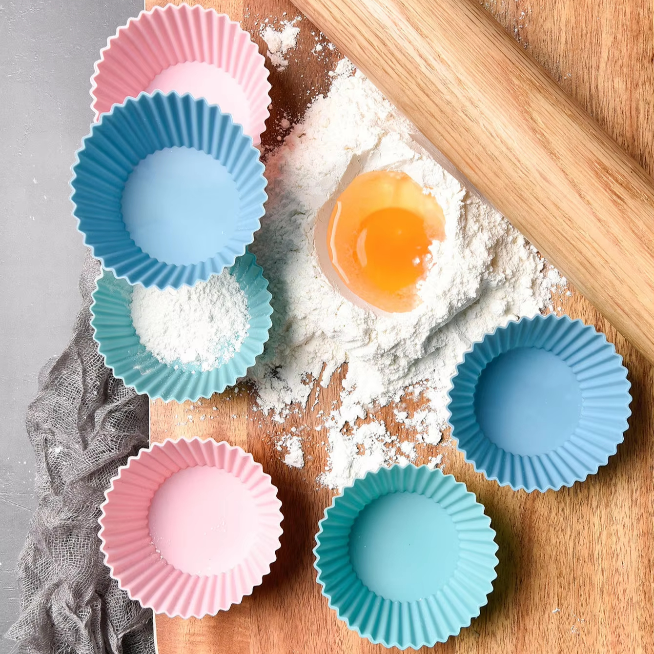 Best Selling Silicone Heat Resistance Spatula 19-Pieces Baking Tools Set Include Egg Whisk Cupcake Mold