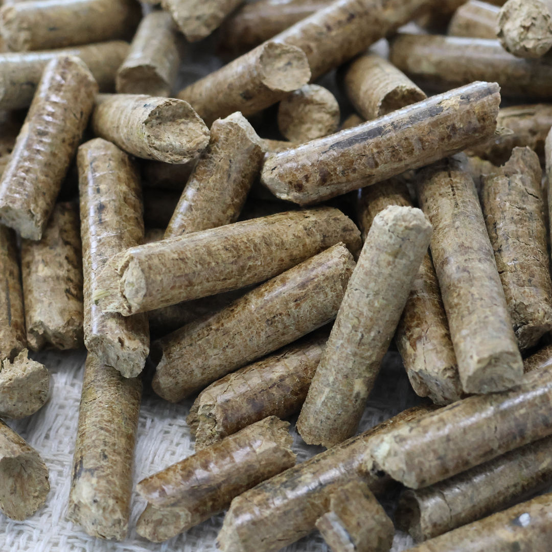 6MM 8MM BBQ bamboo pellets plus sawdust cheap natural bamboo pellets suitable for smoking barbecue grills