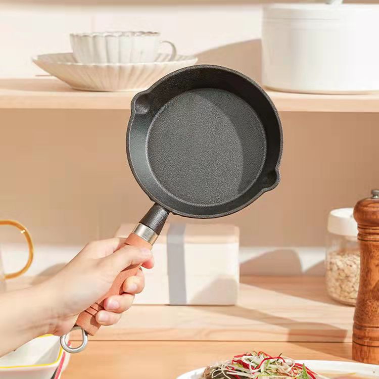 Cast iron skillet, frying pan, egg frying pan, household non-stick pan, small frying pan, thickened pancake pan, small frying pa