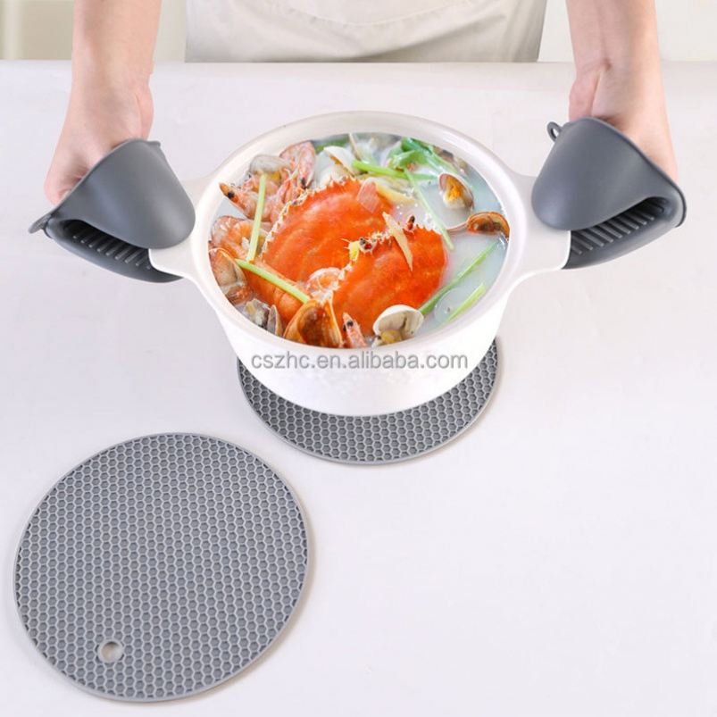 Heat Resistant 7-Piece Eco-Friendly Grey Silicone Oven Mitts Mini Pinch Mitts Trivet Mats Basting Brush Baking &amp; Cooking Tools
