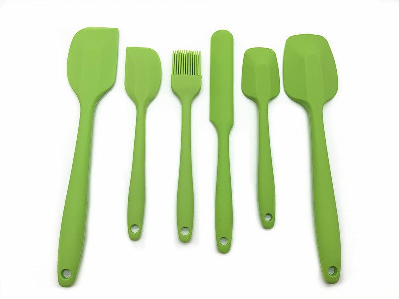 Wholesale Set of 6 Food Grade Silicone Spatulas Non-Stick and Heat Resistant Cleaning and Baking Tools