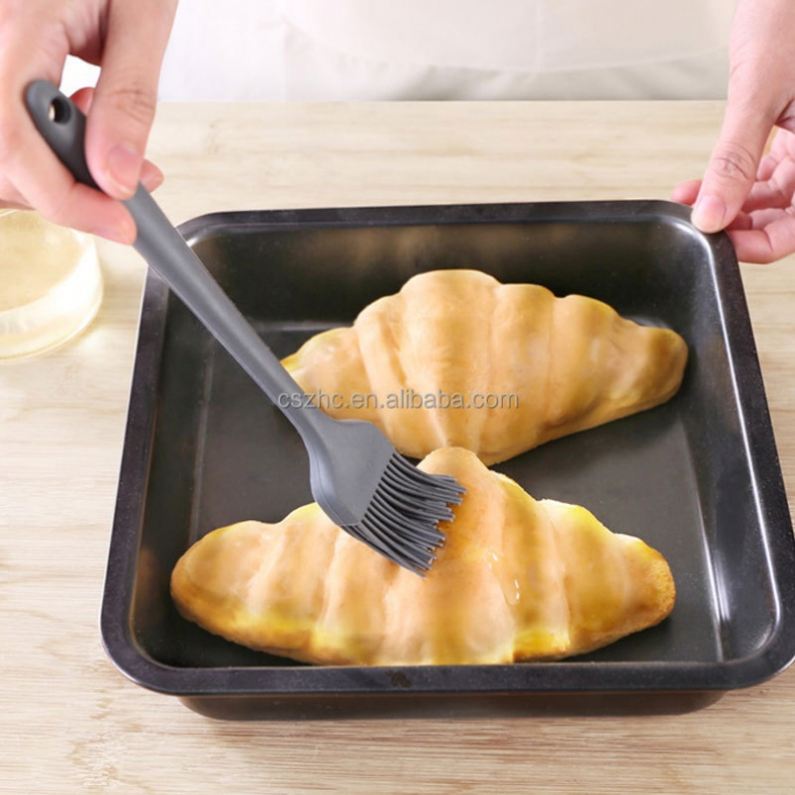 Heat Resistant 7-Piece Eco-Friendly Grey Silicone Oven Mitts Mini Pinch Mitts Trivet Mats Basting Brush Baking &amp; Cooking Tools