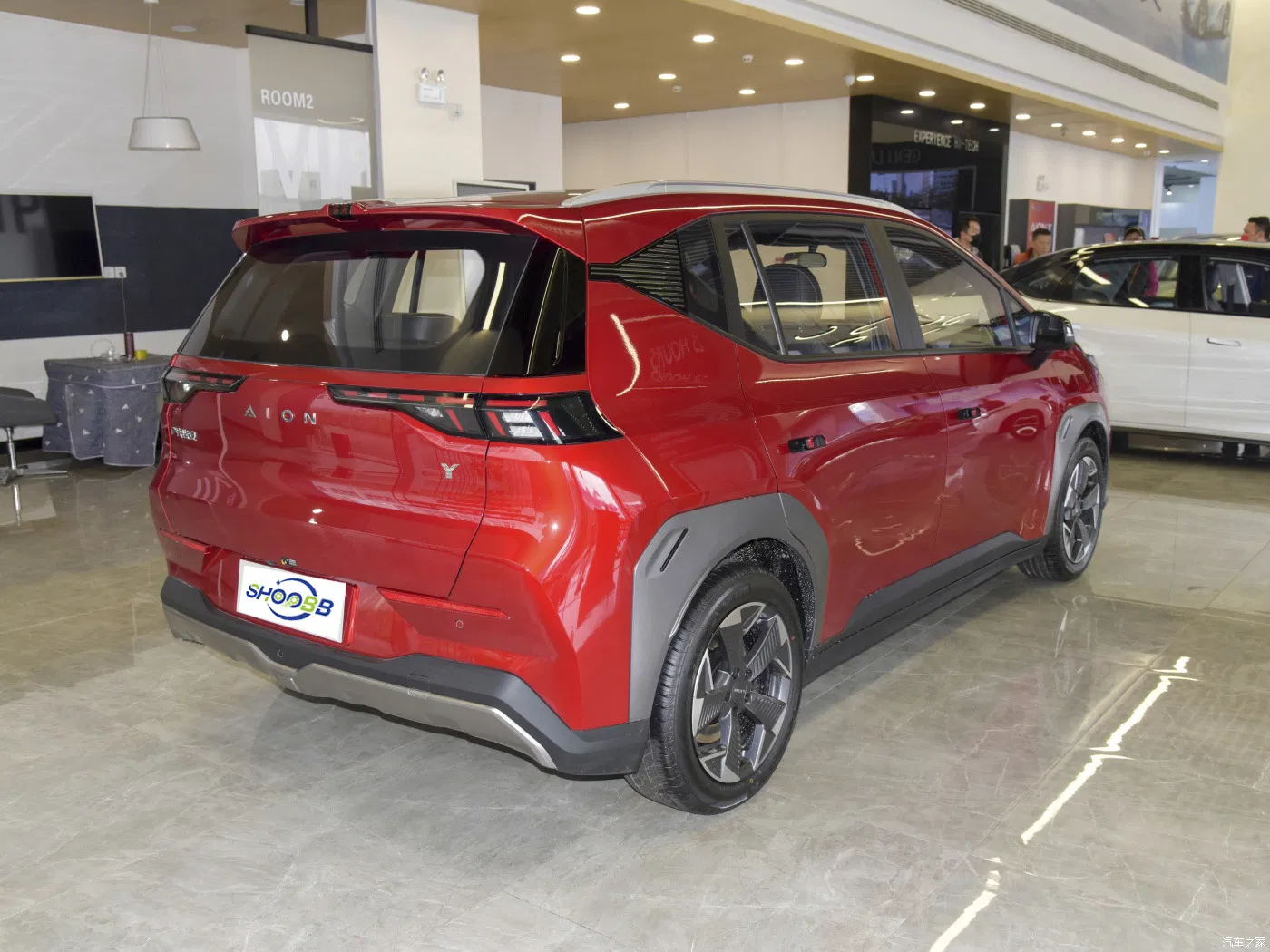 Manufacturer Direct Selling Used Right Hand Steering Car Aion Y New Energy Electric Car with EEC