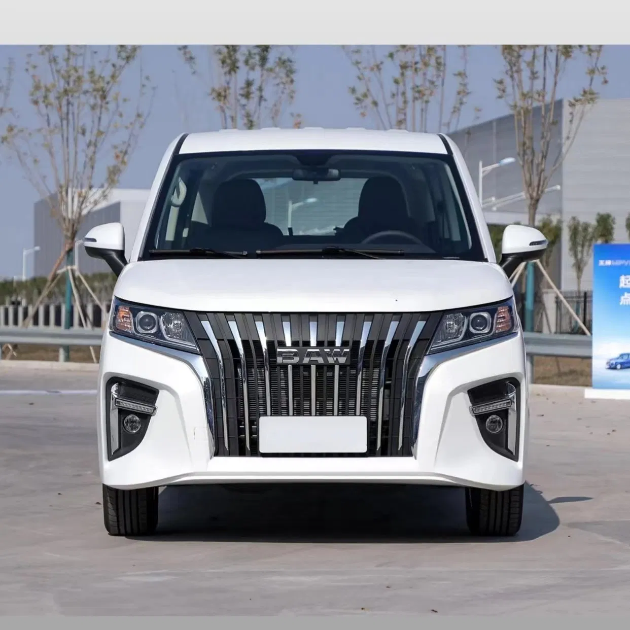 BAW Gasoline Minivan 5mt 2.0L 144 HP 4 Cylinders Engine Most Reliable Minivans for Families with 2/7/9 Seater/Passenger