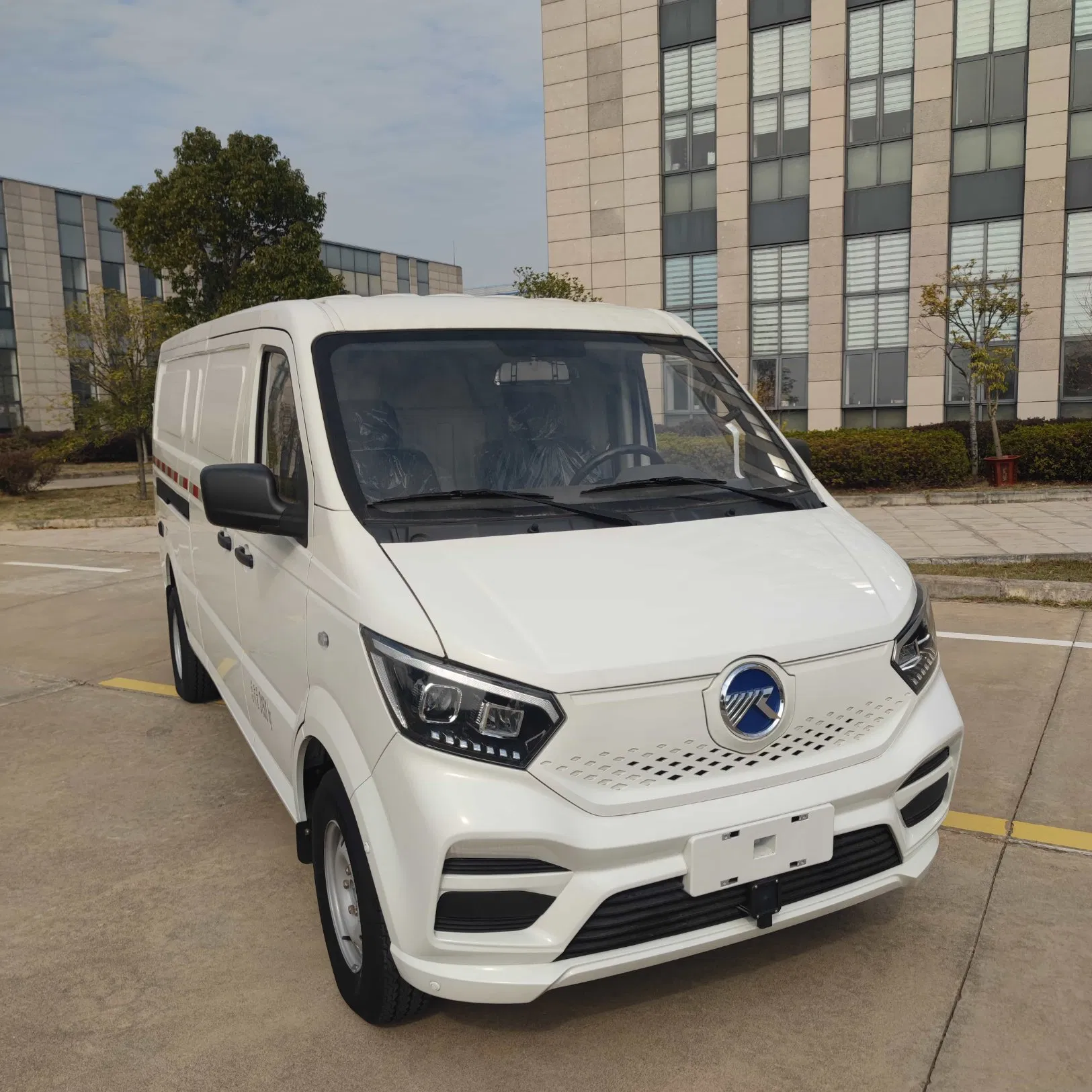 Kama Cost-Effective Electric Cargo Minivan Durable Battery