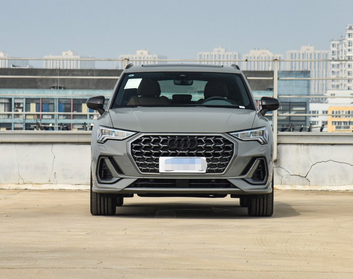 China Used FAW Audi Q3 SUV Luxury Gas Petrol off-Road SUV 1.5t Used Vehicle