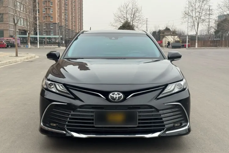 Toyota Camry Hybrid Front