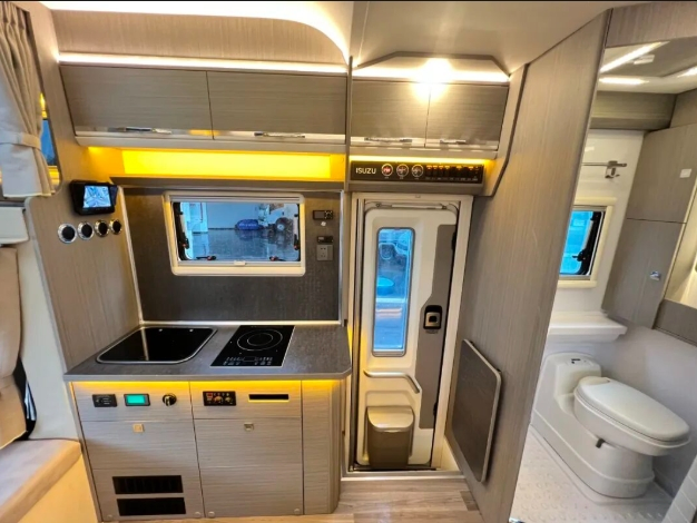 Pru Used Low-Priced Camping Rvs, Multi-Functional Camping Vehicles, off-Road Travel Vehicles