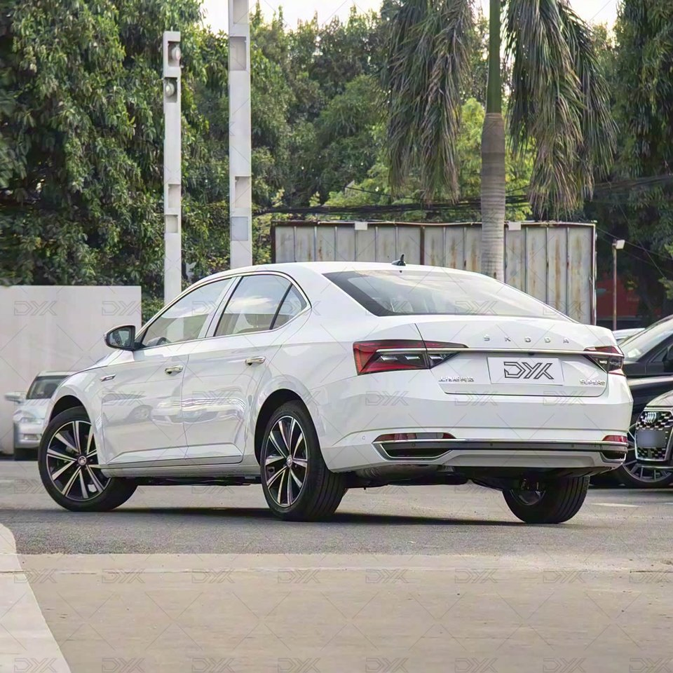2025 Used Skoda Superb Tsi330 DSG Luxury LHD 5-Seater Petrol Gasoline Car Hatchback 2WD New Luxury Car Made in China Low Price for Wholesale