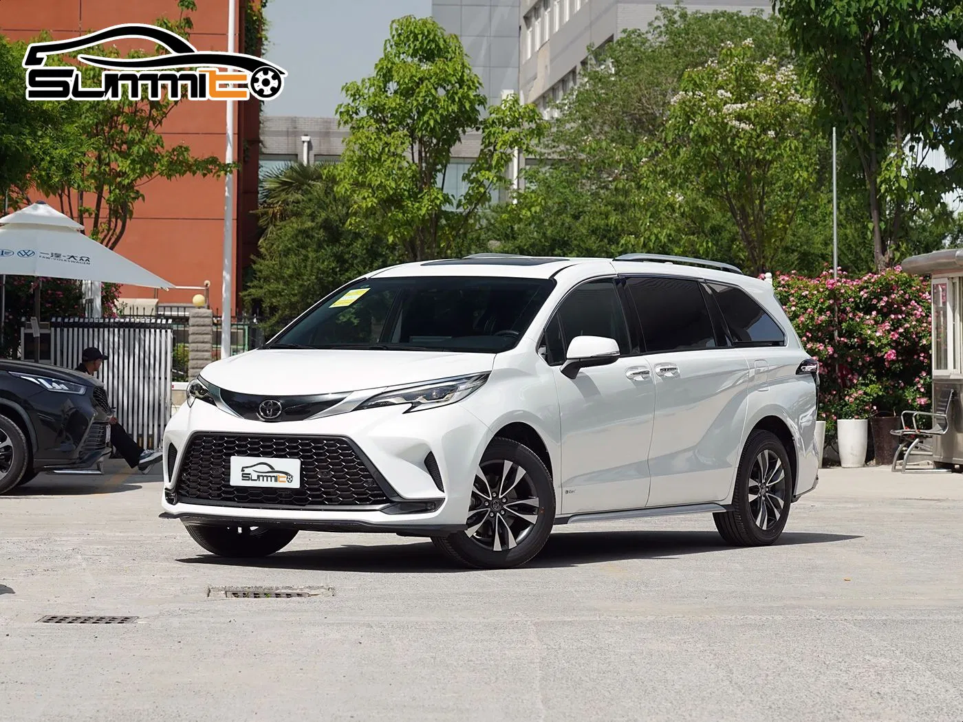 Toyota Granvia Interior