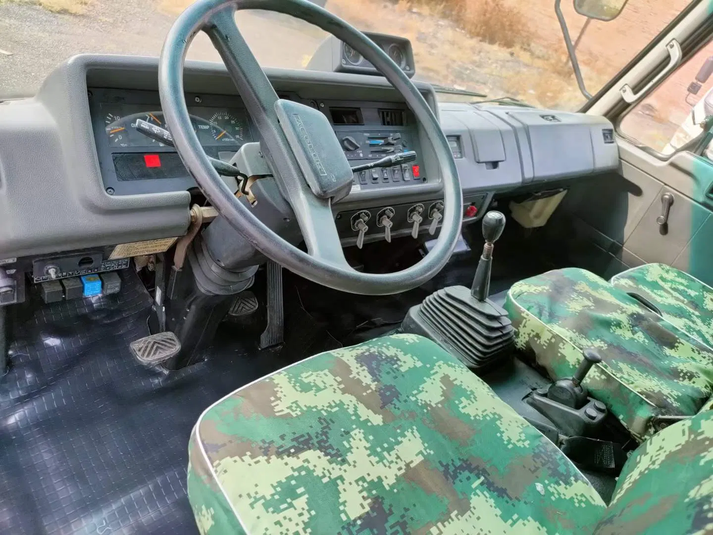 Used All Wheel Drive 6X6 Dongfeng off Road Vehicle 6wd Desert Vehicle