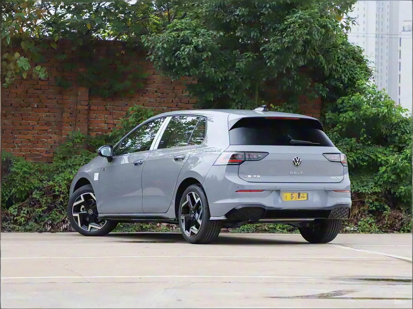 Well-Maintained 2023 VW Golf Gti 2.0t Gasoline Auto Ready to Ship Used Cars Wholesale Batch Supply, Sport Seats &amp; LED Lights